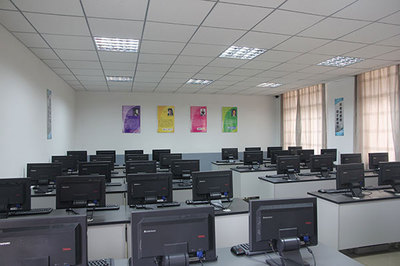 四川省商務(wù)學(xué)校計(jì)算機(jī)專業(yè) 聚焦計(jì)算機(jī)技術(shù)開發(fā)，培養(yǎng)新時代信息技術(shù)人才